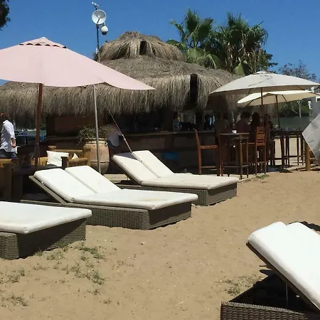 Oasis: Beachside Retreat With Heated Pool & Games Villa